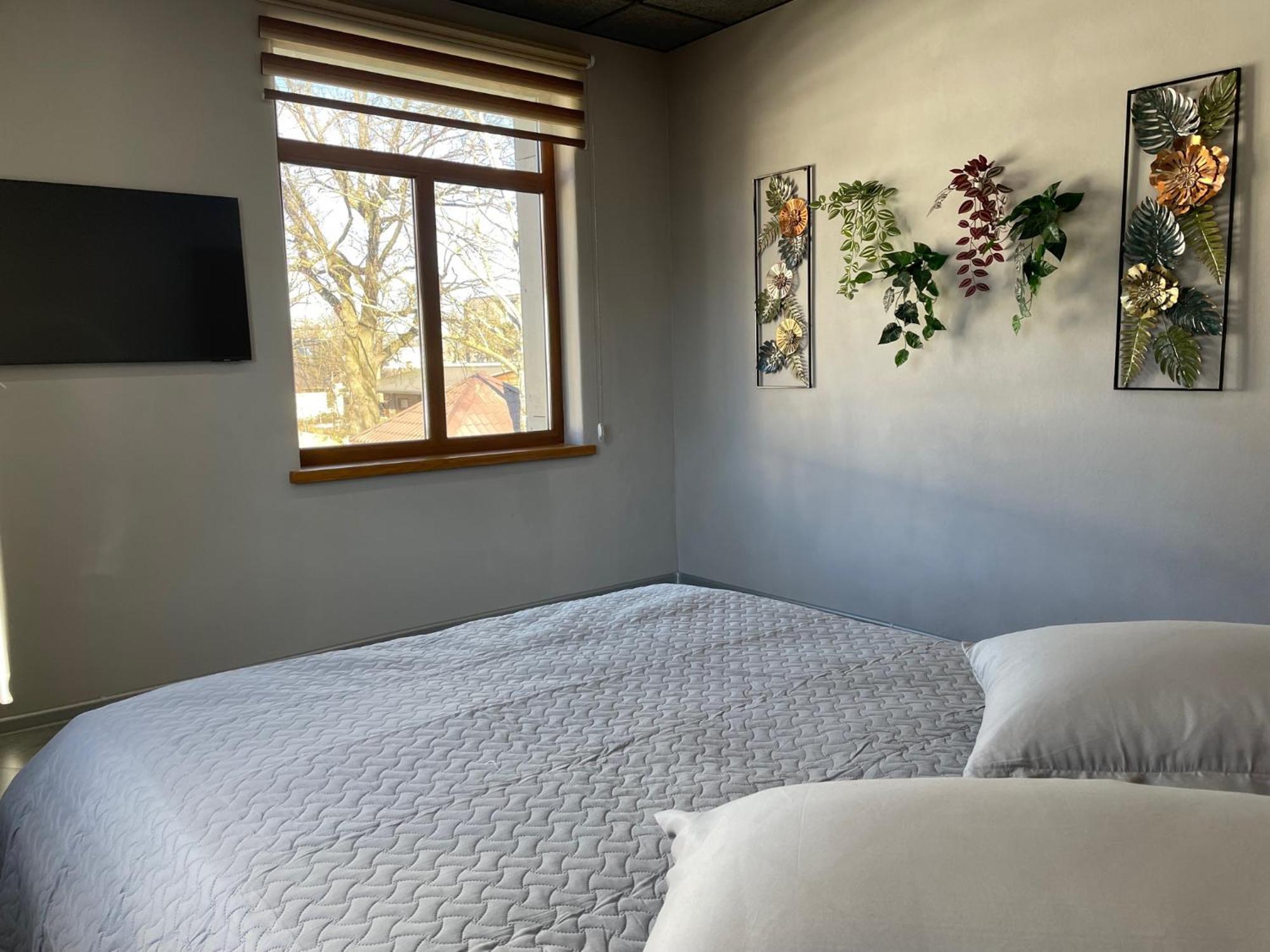 Апартаменти Brivibas - South / North, Free Privat Parking, Free Wifi, Self Check-in